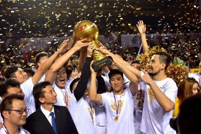 英超俱乐部身价榜：3队超10亿欧，曼城13.2亿欧居首